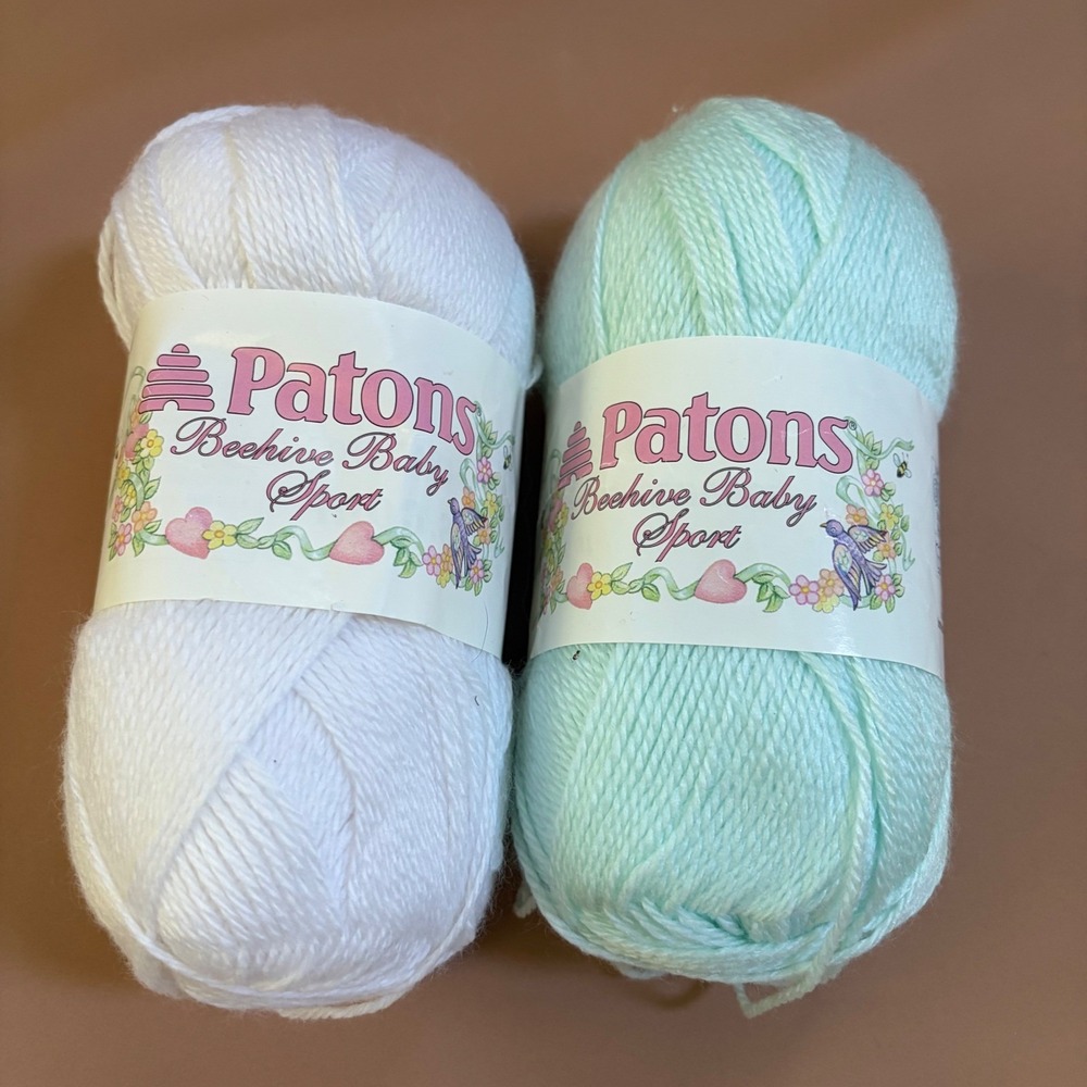 Patons Beehive Baby Sport Yarn 2 Skeins Angel White Delicate Green 3 Light 6.9oz